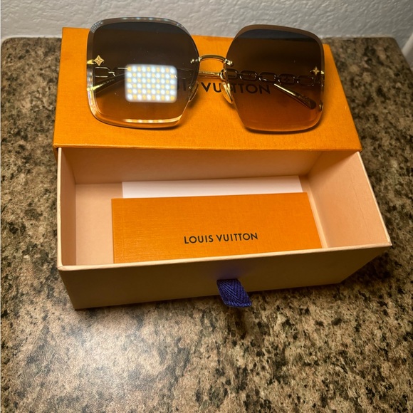 LV Jewel Square Sunglasses - Picture 1 of 7